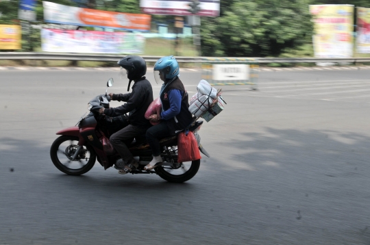 Pemudik motor mulai ramaikan jalur Kalimalang