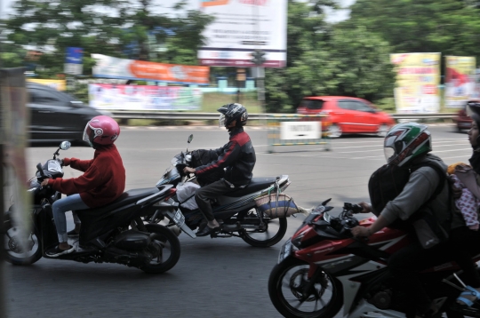 Pemudik motor mulai ramaikan jalur Kalimalang