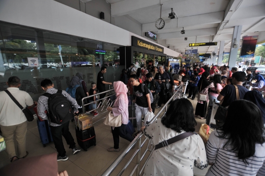 H-4, pemudik padati Bandara Halim Perdanakusuma