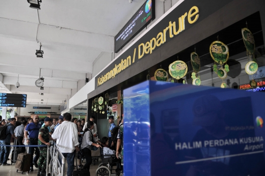 H-4, pemudik padati Bandara Halim Perdanakusuma