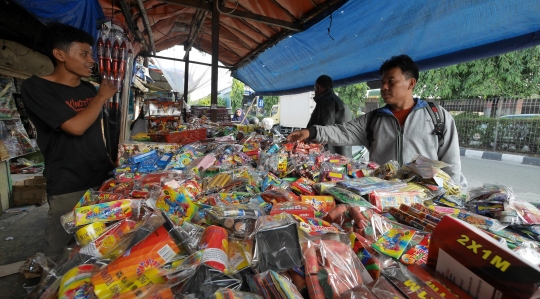 Harga petasan dan kembang api naik jelang Lebaran