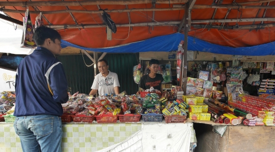 Harga petasan dan kembang api naik jelang Lebaran