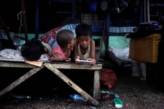 Potret buruh anak di Myanmar