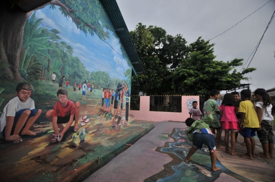 Keceriaan di kampung mural 3D Pekayon Jaya