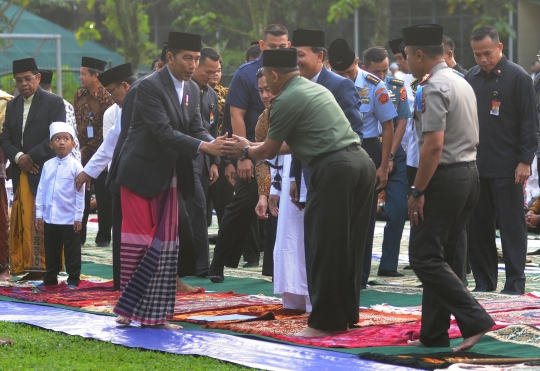 Presiden Jokowi tunaikan salat Idul Fitri di Kebun Raya Bogor