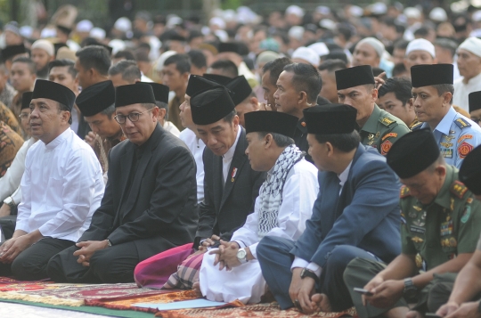 Presiden Jokowi tunaikan salat Idul Fitri di Kebun Raya Bogor