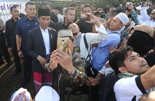 Usai salat Id, Jokowi silaturahmi dengan warga