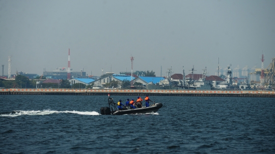 Ditpolair patroli cari buaya di Ancol