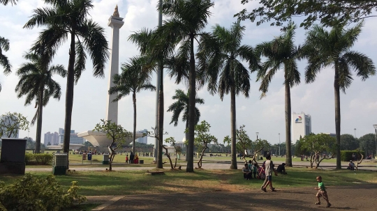 Libur Lebaran, warga kunjungi Monas