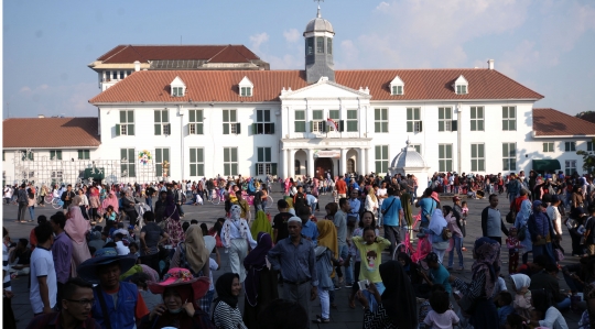 Masih jadi lokasi favorit, warga nikmati libur panjang di Kota Tua