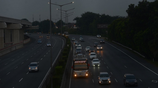 Sistem contra flow urai kemacetan arus balik di tol Jakarta-Cikampek