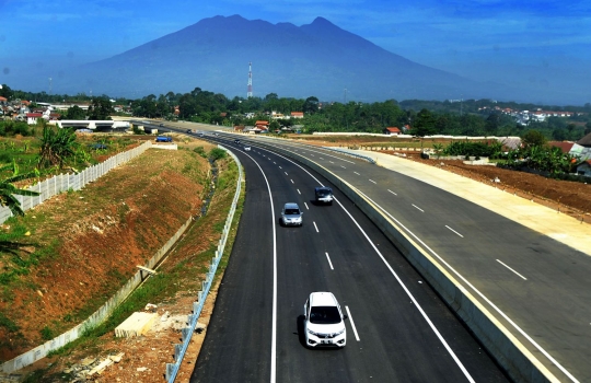 Keindahan panorama Tol Bocimi saat arus balik Lebaran