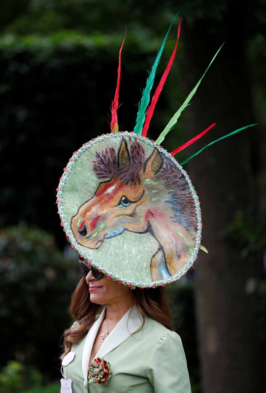 Melihat uniknya topi Bangsawan Inggris di Royal Ascot