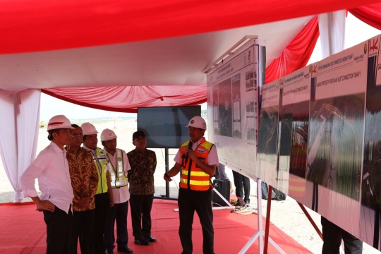 Jokowi tinjau proyek runway 3 Bandara Soekarno-Hatta