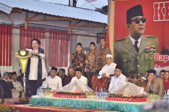 1001 Tumpeng ramaikan Haul Bung Karno ke-48