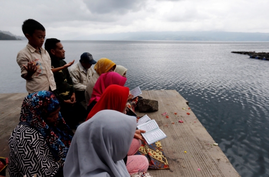 Tim SAR selami Danau Toba untuk cari korban tenggelamnya KM Sinar Bangun