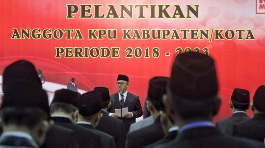 Pelantikan 130 anggota KPU Kabupaten/Kota di 6 provinsi