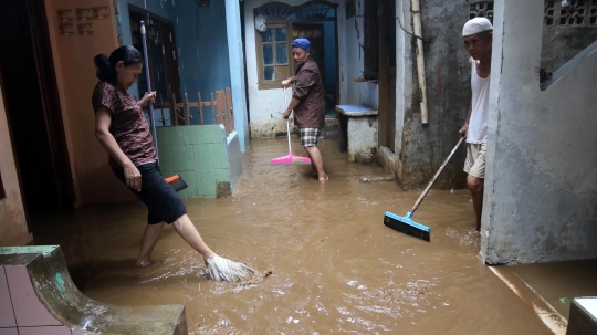 Kampung Melayu kembali banjir akibat luapan Sungai Ciliwung