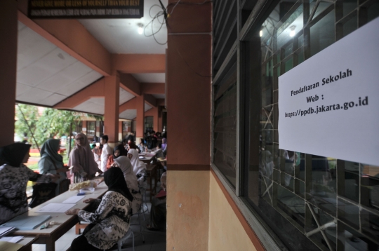 Antusias hari pertama pendaftaran sekolah