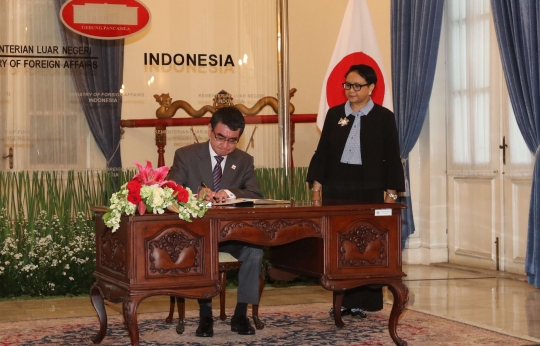 Adakan pertemuan bilateral, Menlu Retno sambut kunjungan Menlu Jepang