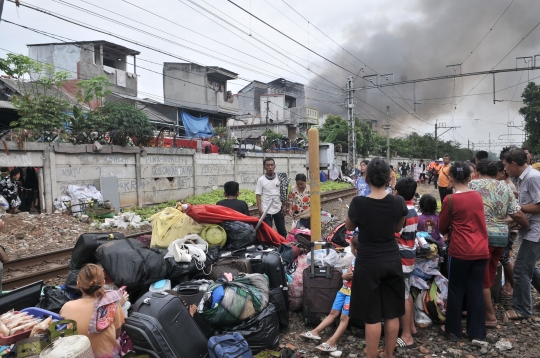 Kebakaran hebat lahap permukiman padat penduduk Tanah Tinggi