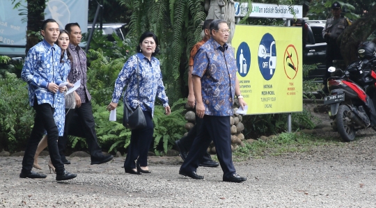 Gunakan hak pilih, SBY mencoblos di TPS Gunung Putri