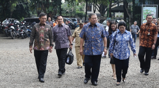 Gunakan hak pilih, SBY mencoblos di TPS Gunung Putri