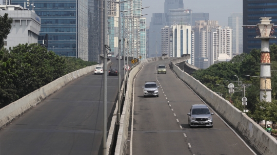 Libur nasional Pilkada, jalan di Jakarta sepi dan lengang