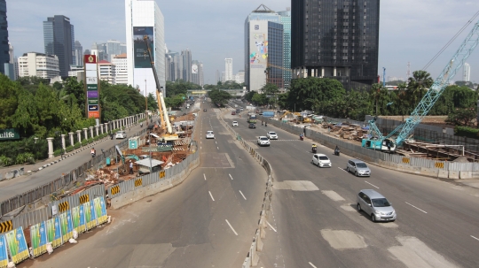 Libur nasional Pilkada, jalan di Jakarta sepi dan lengang