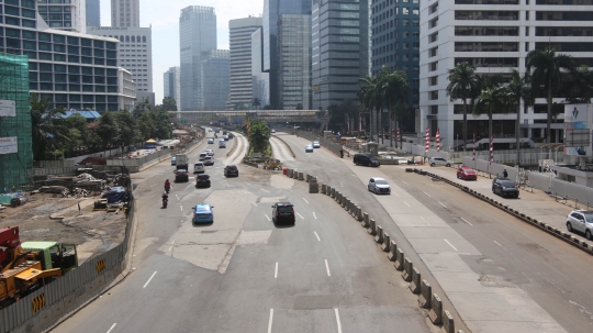 Libur nasional Pilkada, jalan di Jakarta sepi dan lengang