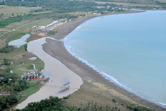 Eksotisnya Pantai Palangpang di Sukabumi