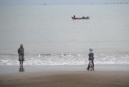 Eksotisnya Pantai Palangpang di Sukabumi