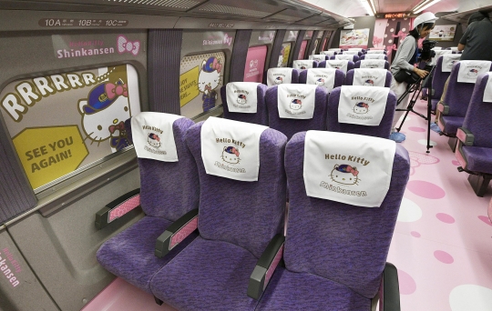 Uniknya kereta super cepat Shinkansen bertema Hello Kitty