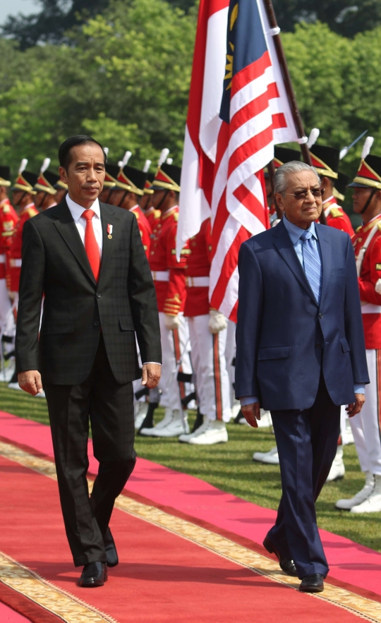 Presiden Jokowi sambut kedatangan Mahathir Mohamad di Istana Bogor