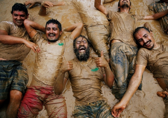 Mandi lumpur jadi cara warga Nepal rayakan Hari Padi Nasional