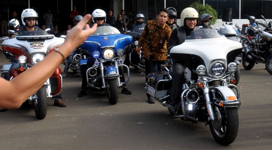 Gaya Ketua MPR naik moge