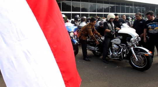 Gaya Ketua MPR naik moge