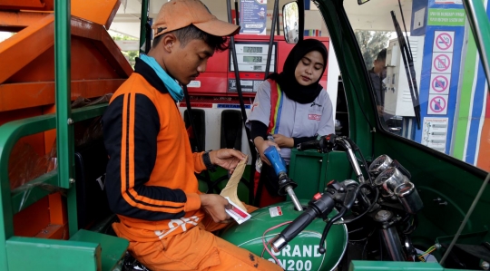 Suasana SPBU Jakarta usai kenaikan harga Pertamax Cs