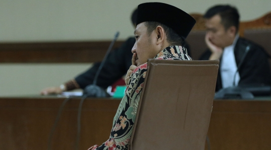 Raut anggota DPRD Lampung Tengah didakwa terima suap Rp 1 miliar