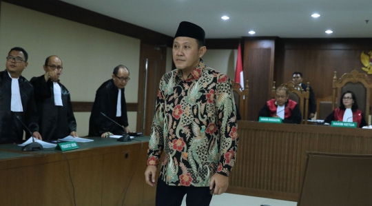 Raut anggota DPRD Lampung Tengah didakwa terima suap Rp 1 miliar