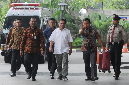 Terjaring OTT, Gubenur Aceh Irwandi tiba di KPK