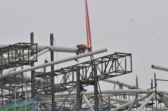 Memantau progres pembangunan stasiun LRT Kelapa Gading-Velodrome