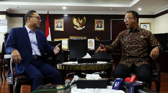 Kehangatan Anies Baswedan dan Zulkifli Hasan bahas isu politik terkini