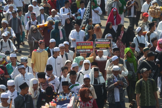 Geruduk Bareskrim, massa aksi 67 minta kasus penistaan agama diadili