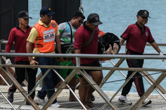 Tim penyelamat teruskan pencarian korban kapal tenggelam di Thailand