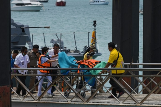 Tim penyelamat teruskan pencarian korban kapal tenggelam di Thailand