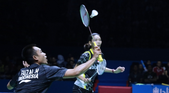 Kalahkan rekan satu negara Tontowi Ahmad/Liliyana Natsir melenggang ke final