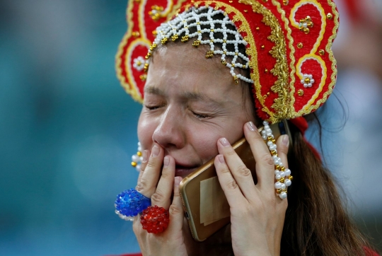 Isak tangis selimuti suporter Rusia