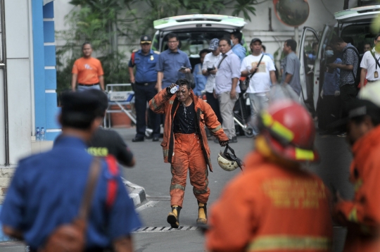 Tim pemadam selamatkan 20 korban saat kebakaran di Kemenhub