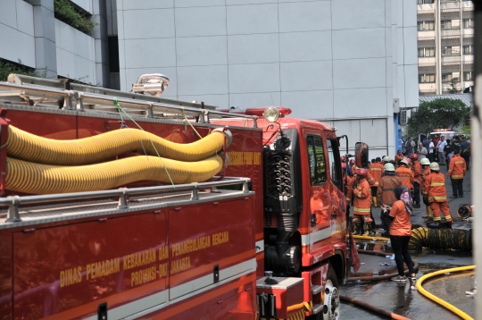 Tim pemadam selamatkan 20 korban saat kebakaran di Kemenhub
